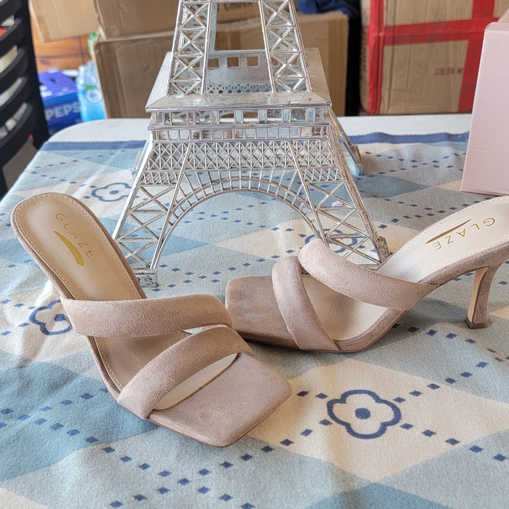 GLAZE Women's Tan Heeled Sandals